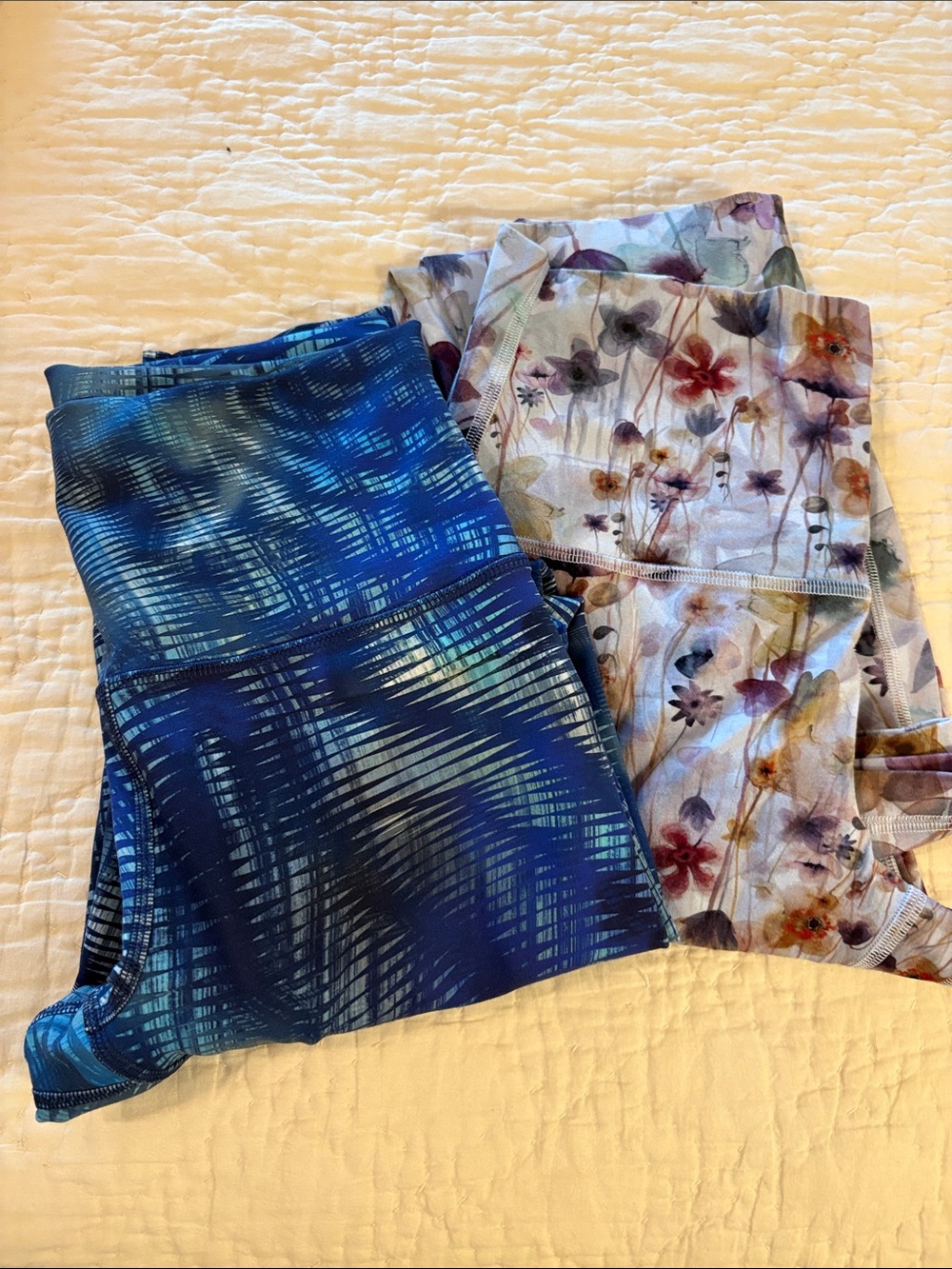2Pair Lululemon leggings size 6. 25.5 length
